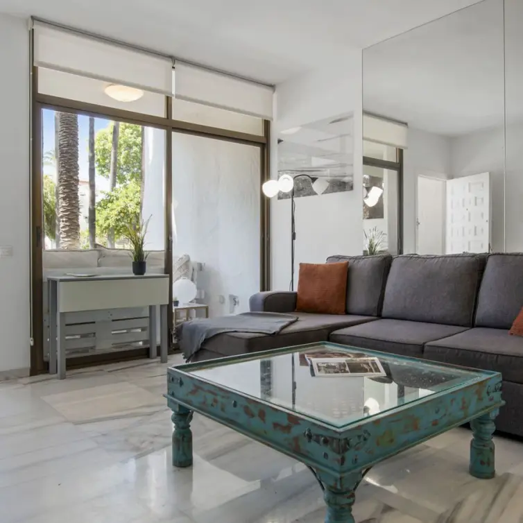 Sale of ground floor apartment in Puerto Banús