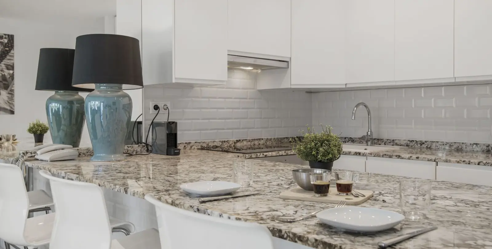 Sale of ground floor apartment in Puerto Banús 8