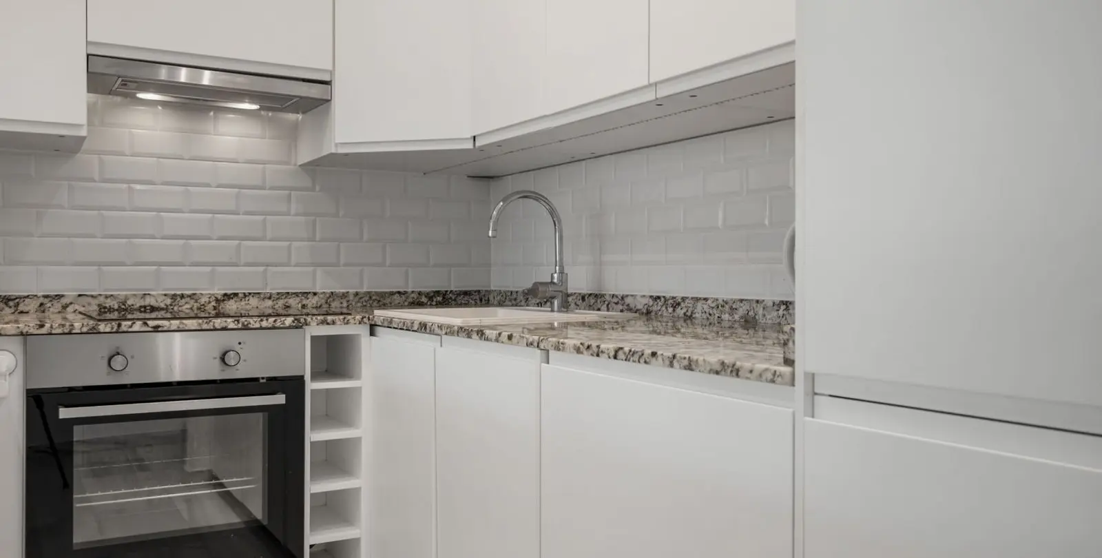 Sale of ground floor apartment in Puerto Banús 9