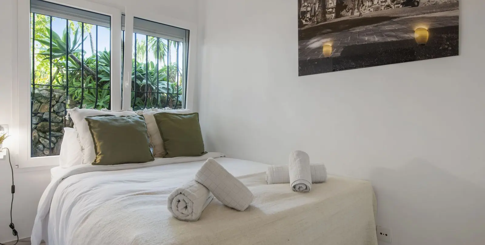 Sale of ground floor apartment in Puerto Banús 12