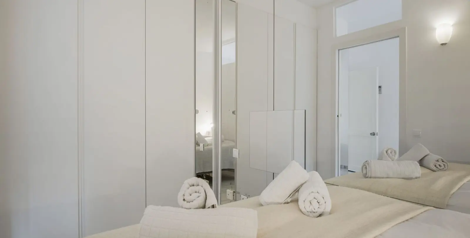 Sale of ground floor apartment in Puerto Banús 16