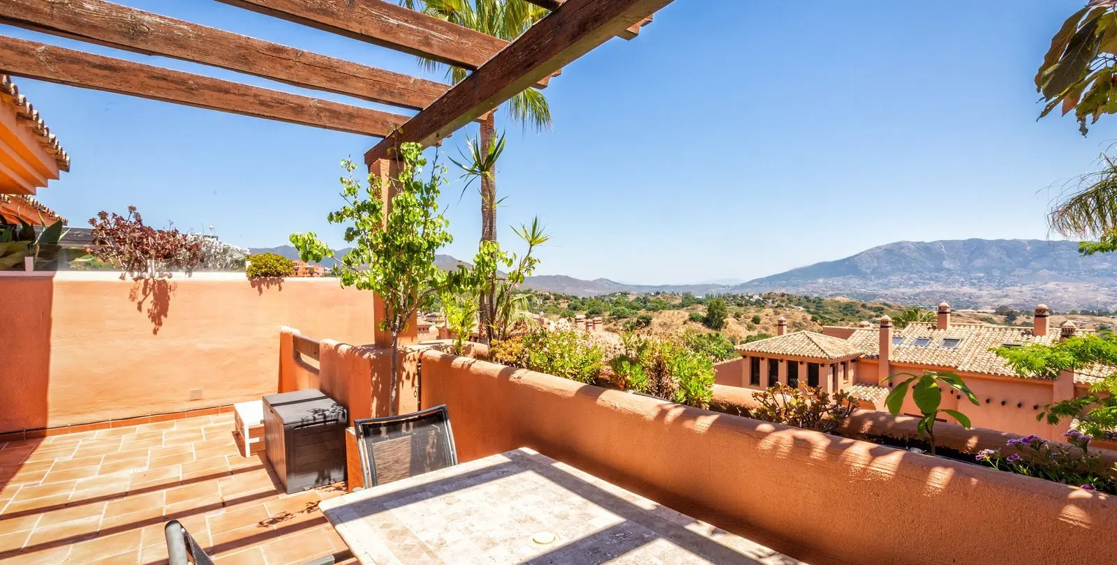 Sale of penthouse duplex in La Mairena 1