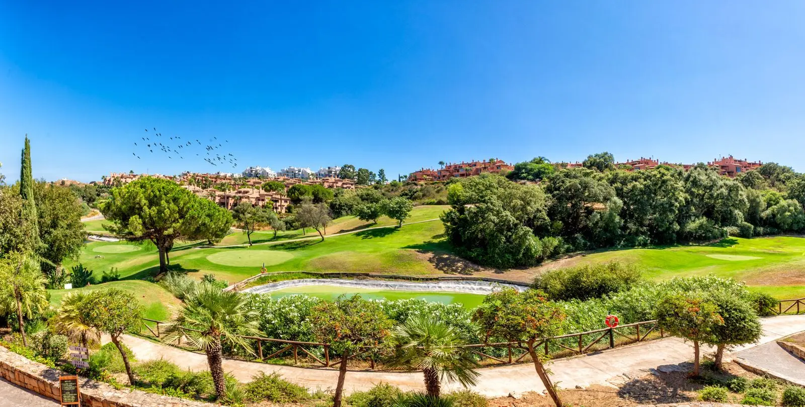 Sale of penthouse duplex in La Mairena 7
