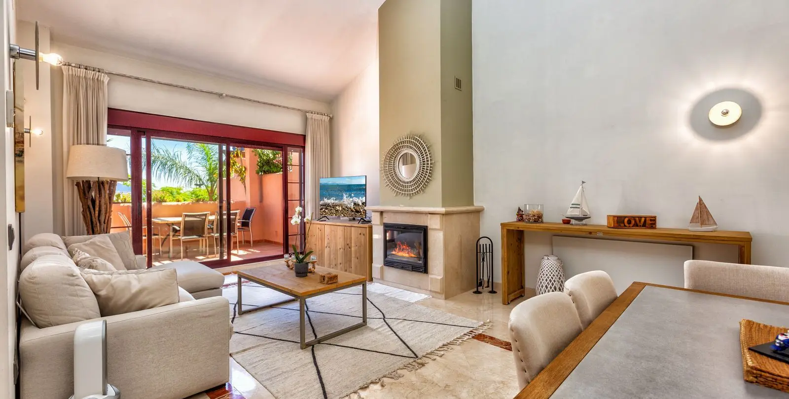 Sale of penthouse duplex in La Mairena 8