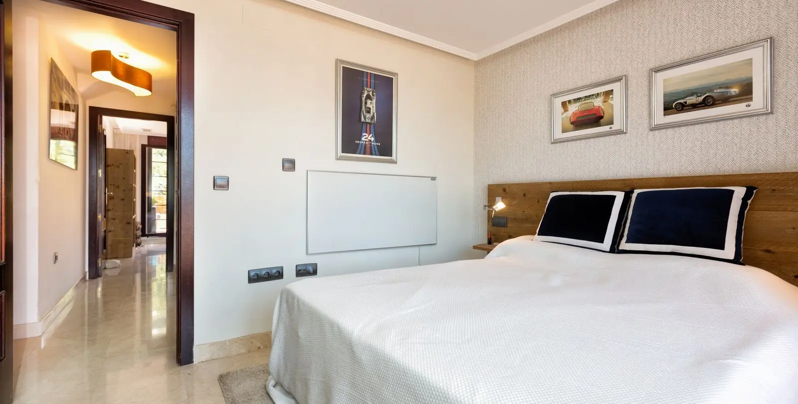 Sale of penthouse duplex in La Mairena 23