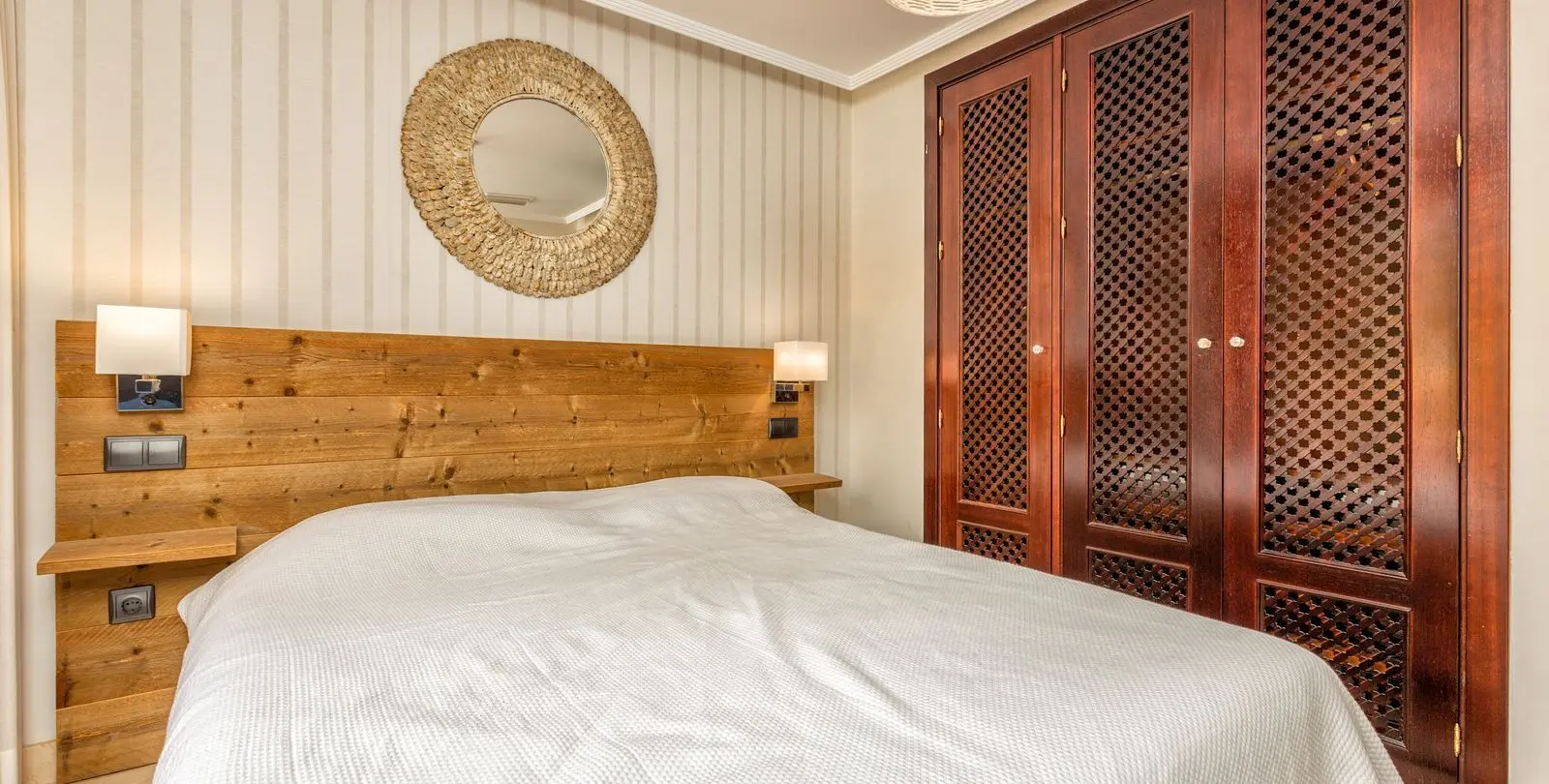 Sale of penthouse duplex in La Mairena 29