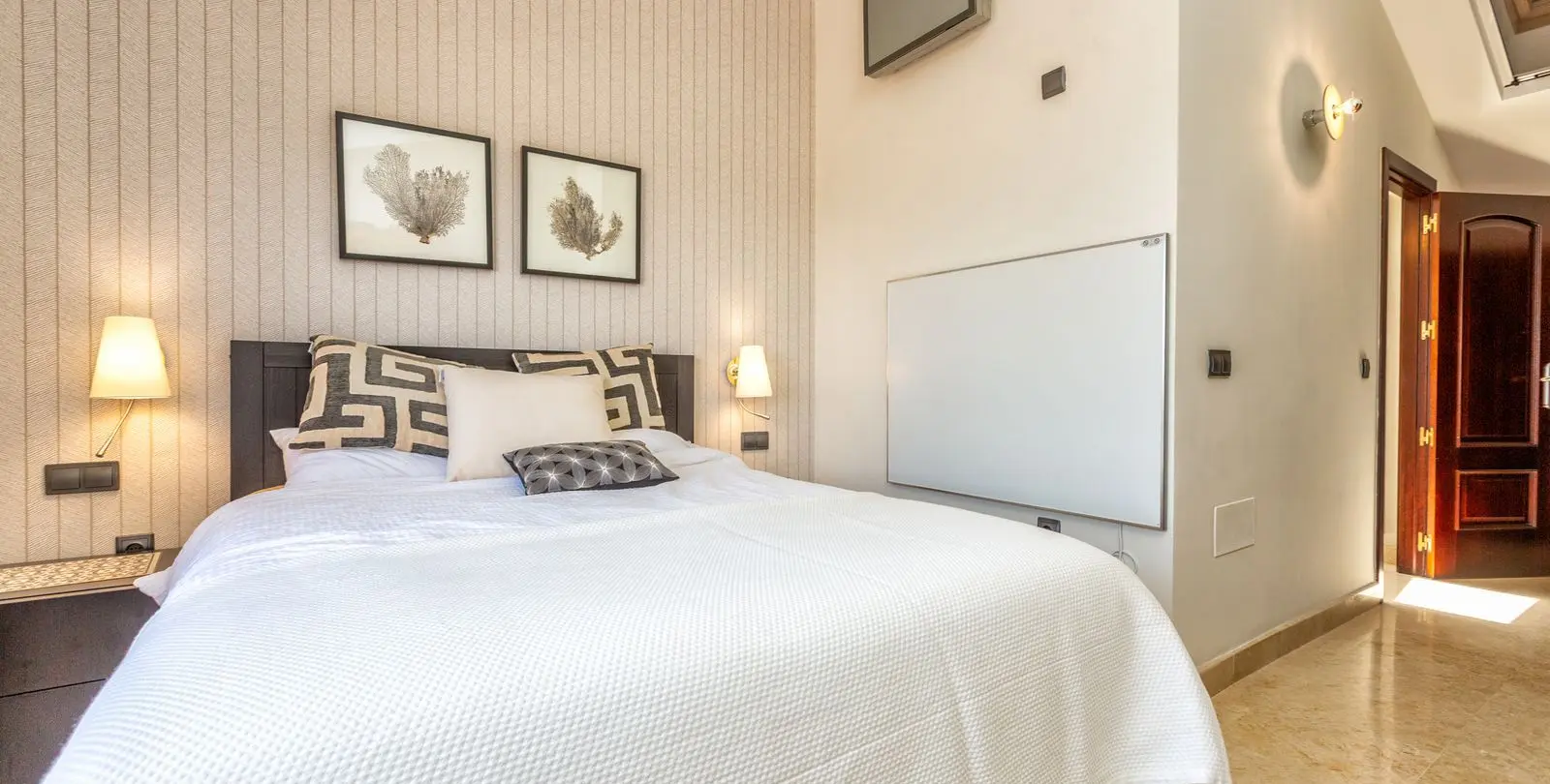 Sale of penthouse duplex in La Mairena 34
