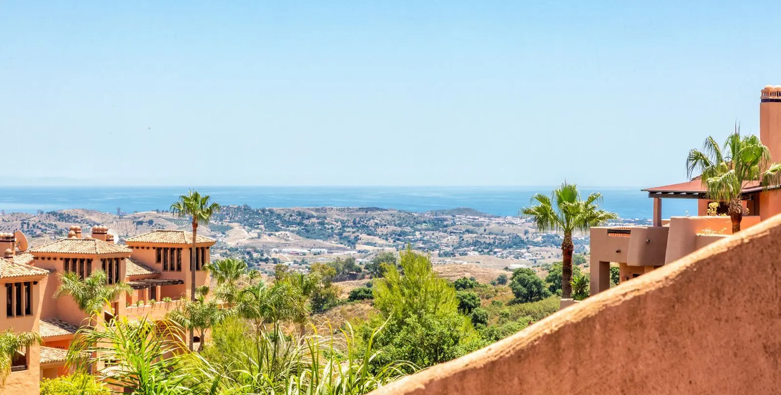 Sale of penthouse duplex in La Mairena 36