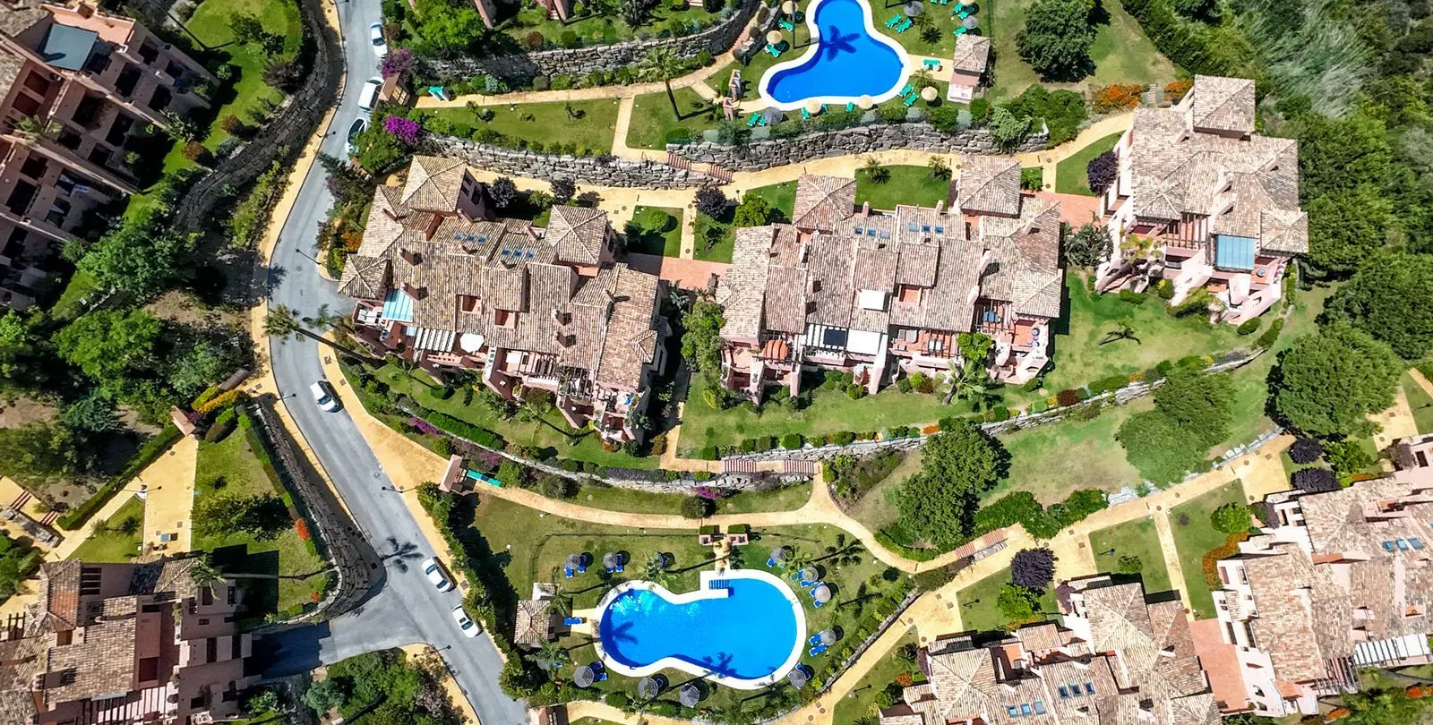 Sale of penthouse duplex in La Mairena 37