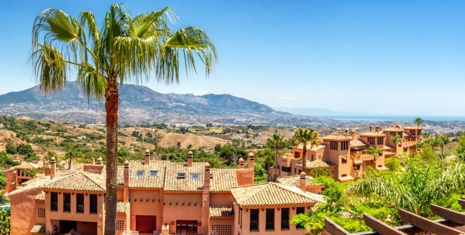 Sale of penthouse duplex in La Mairena 38
