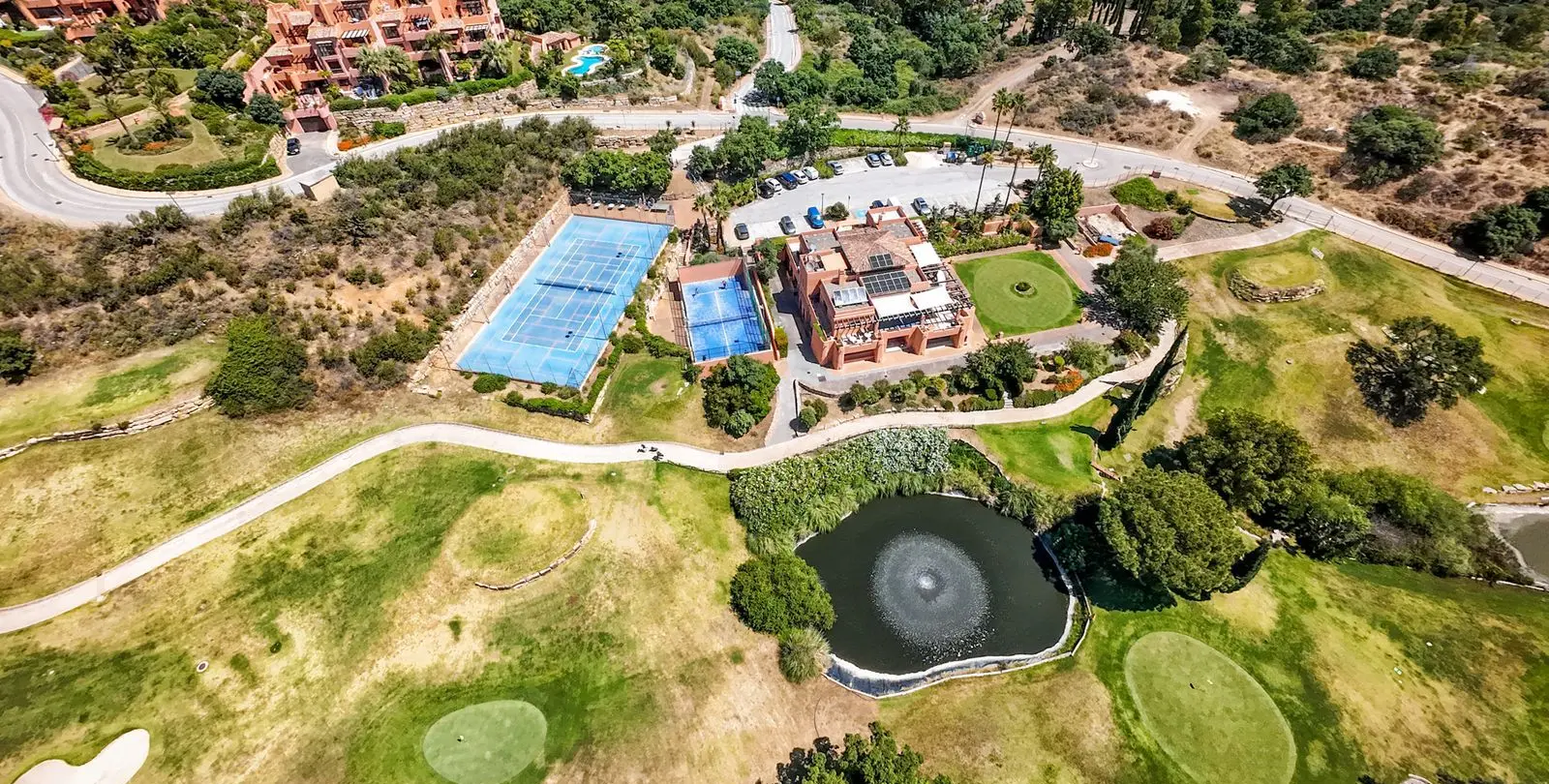 Sale of penthouse duplex in La Mairena 40