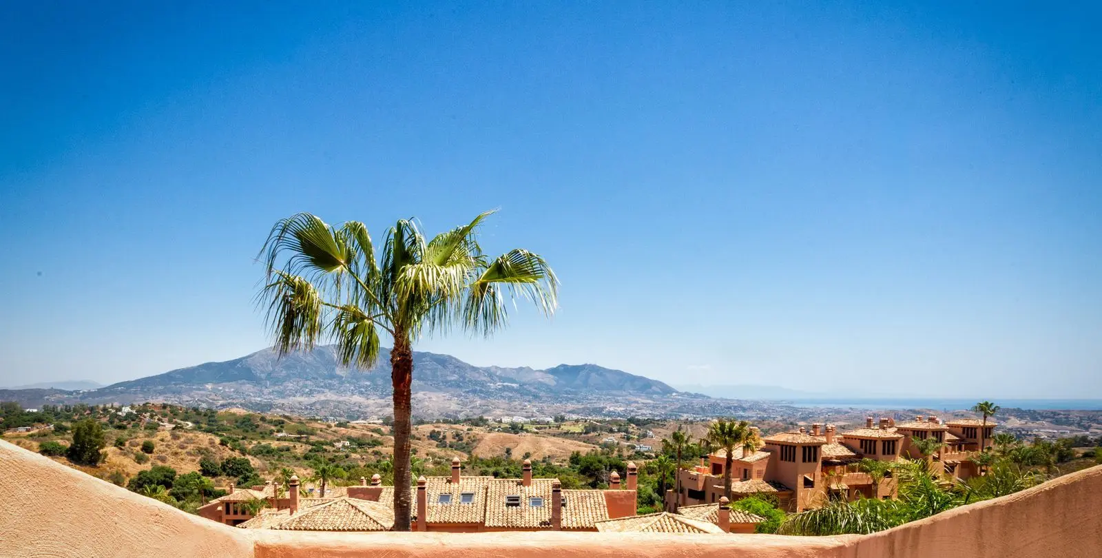 Sale of penthouse duplex in La Mairena 41