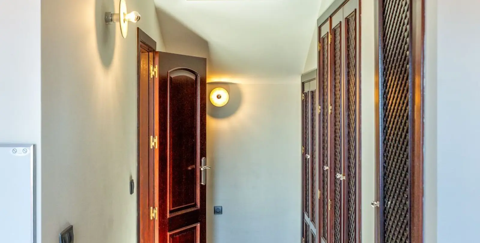 Sale of penthouse duplex in La Mairena 44