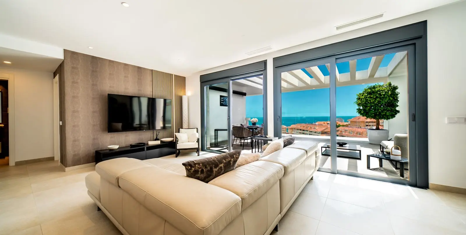Sale of penthouse duplex in Carvajal 2