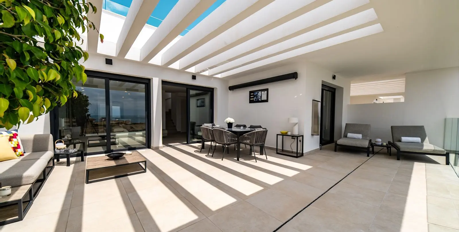 Sale of penthouse duplex in Carvajal 5