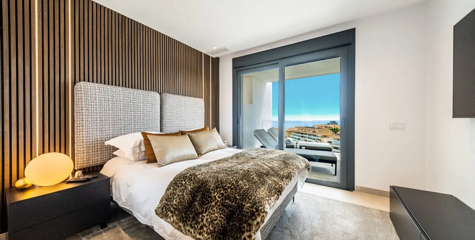 Sale of penthouse duplex in Carvajal 8