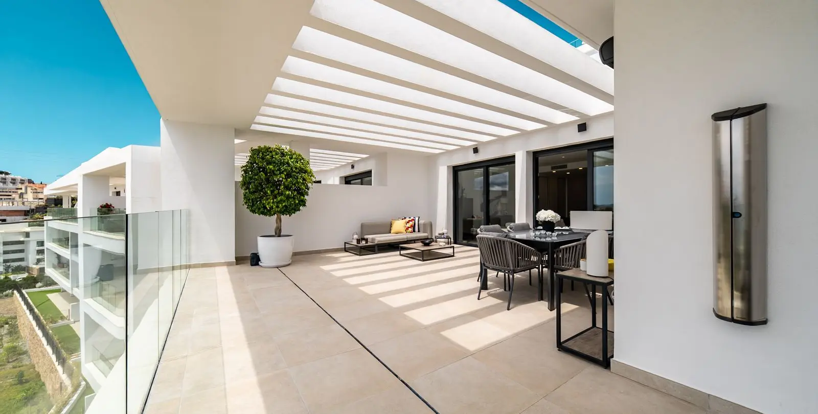 Sale of penthouse duplex in Carvajal 12
