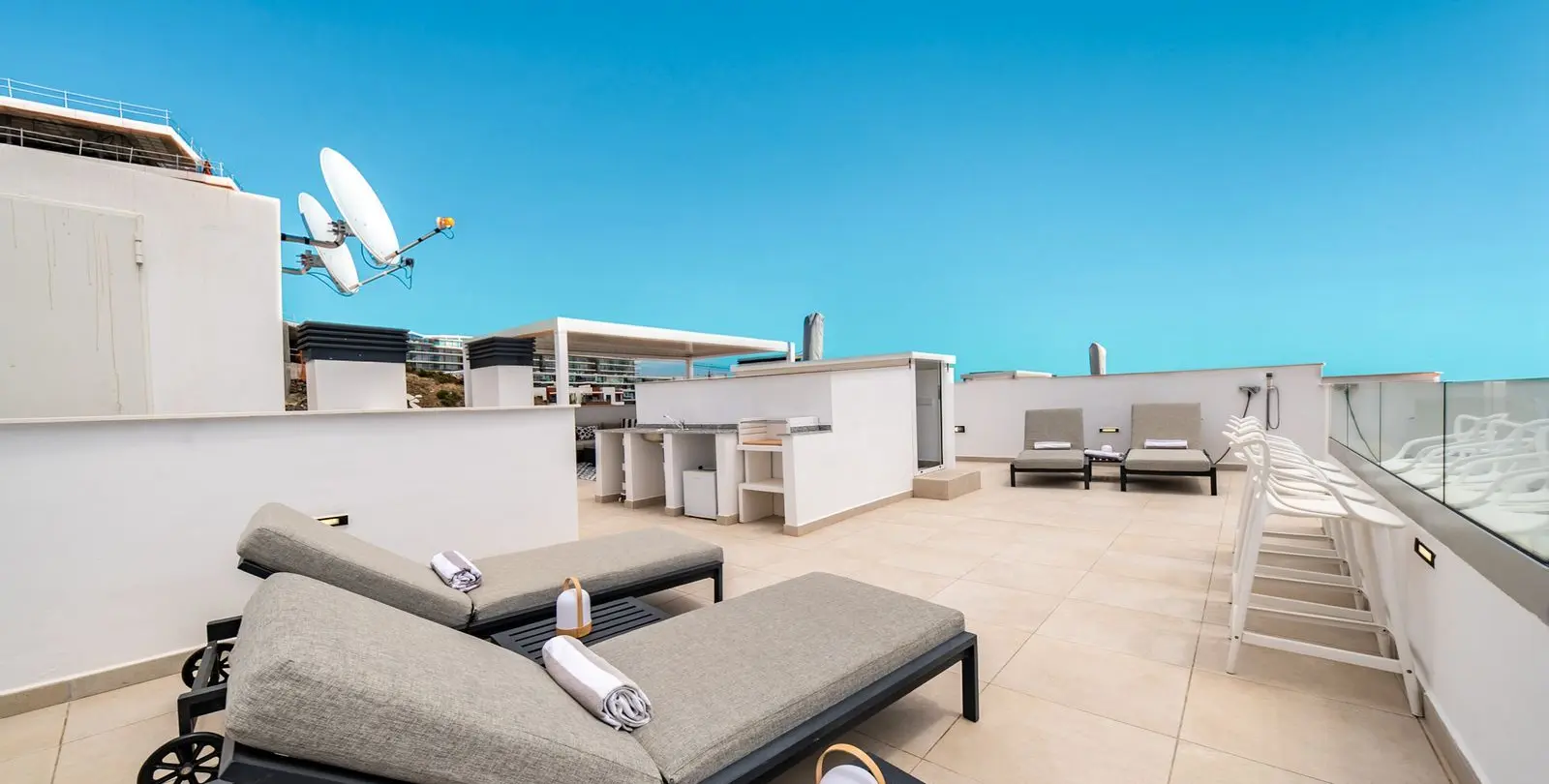 Sale of penthouse duplex in Carvajal 14