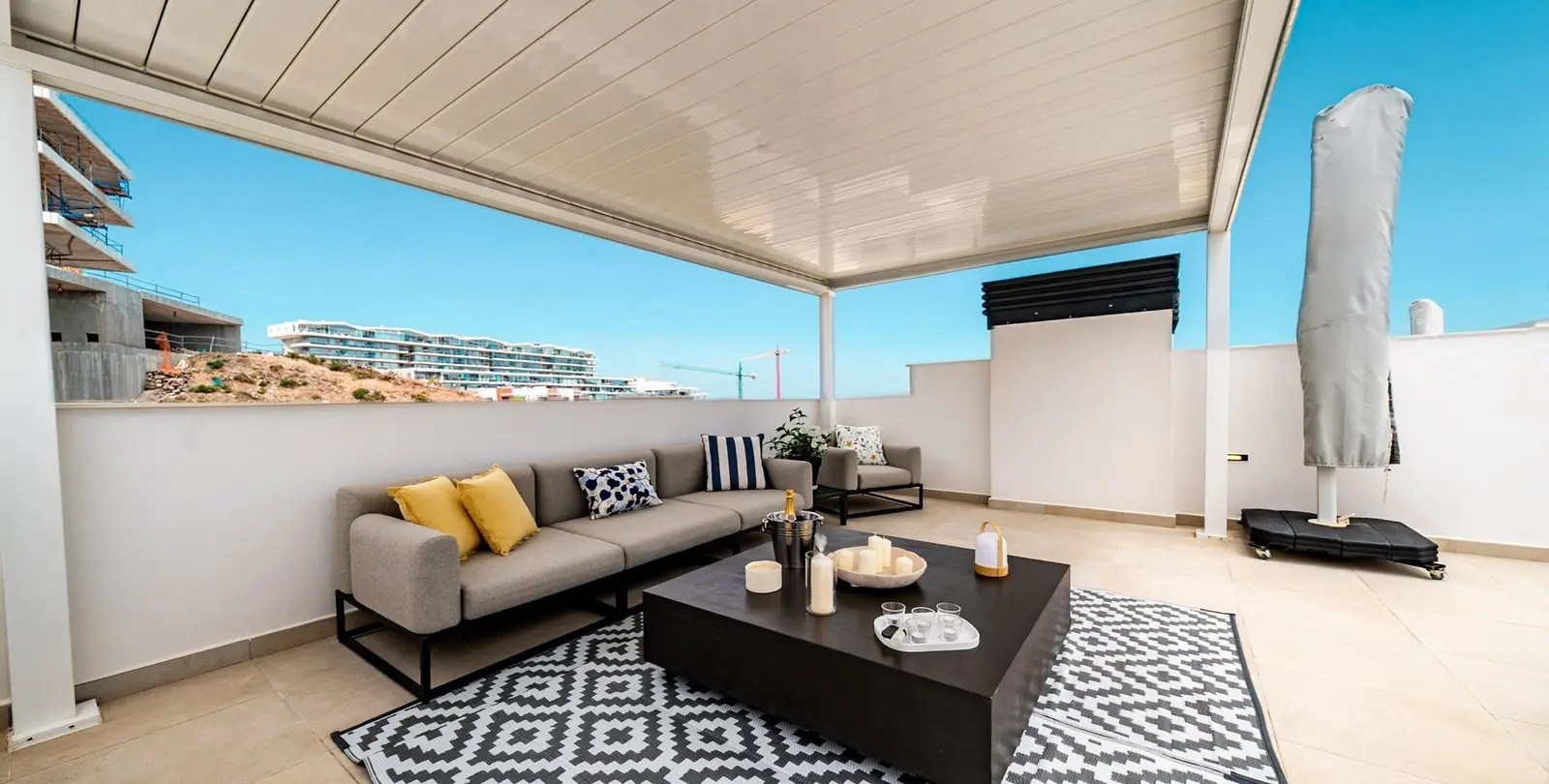 Sale of penthouse duplex in Carvajal 15