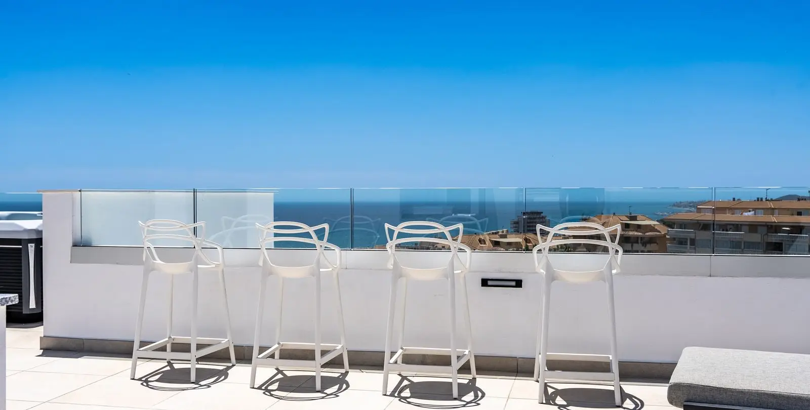 Sale of penthouse duplex in Carvajal 20