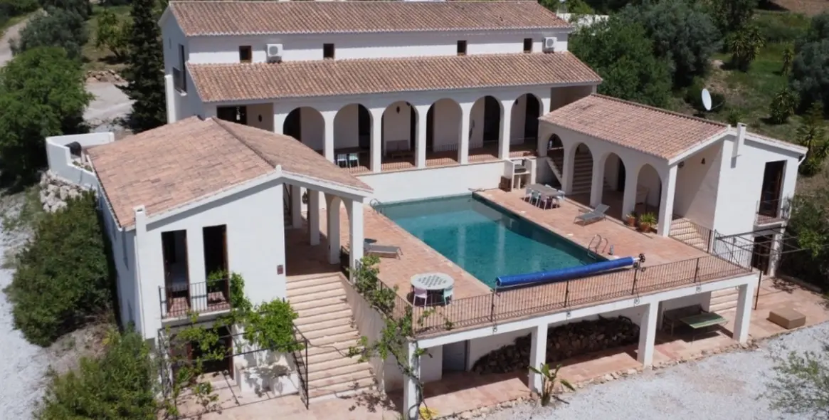Venta de villa independiente en Alcaucín 3