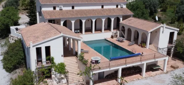 Venta de villa independiente en Alcaucín 2