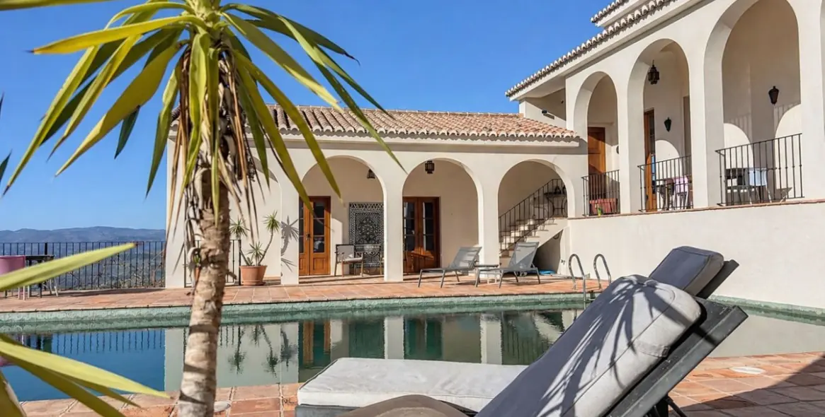 Venta de villa independiente en Alcaucín 4