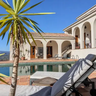 Venta de villa independiente en Alcaucín
