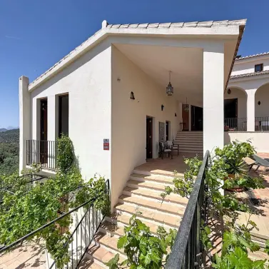 Venta de villa independiente en Alcaucín