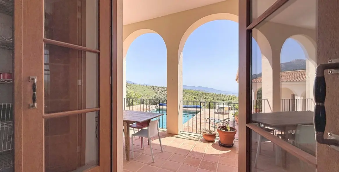 Venta de villa independiente en Alcaucín 16