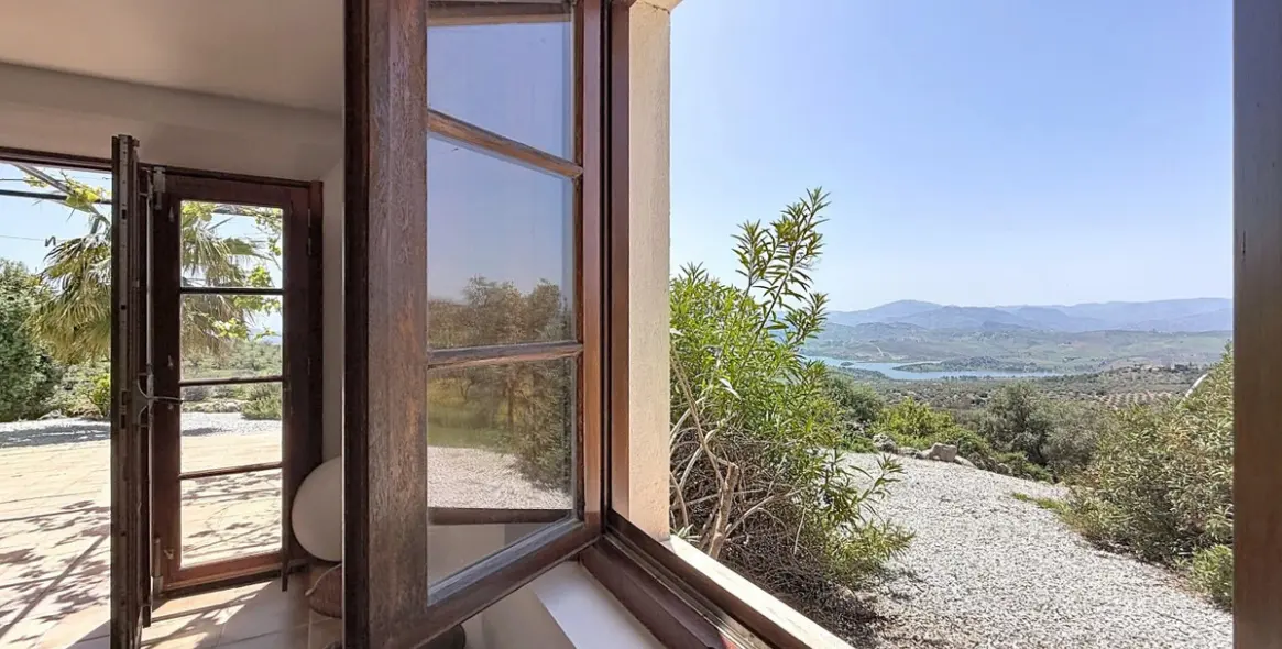 Venta de villa independiente en Alcaucín 35