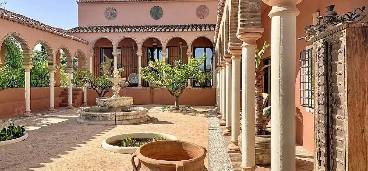 Sale of detached villa in Comares 0