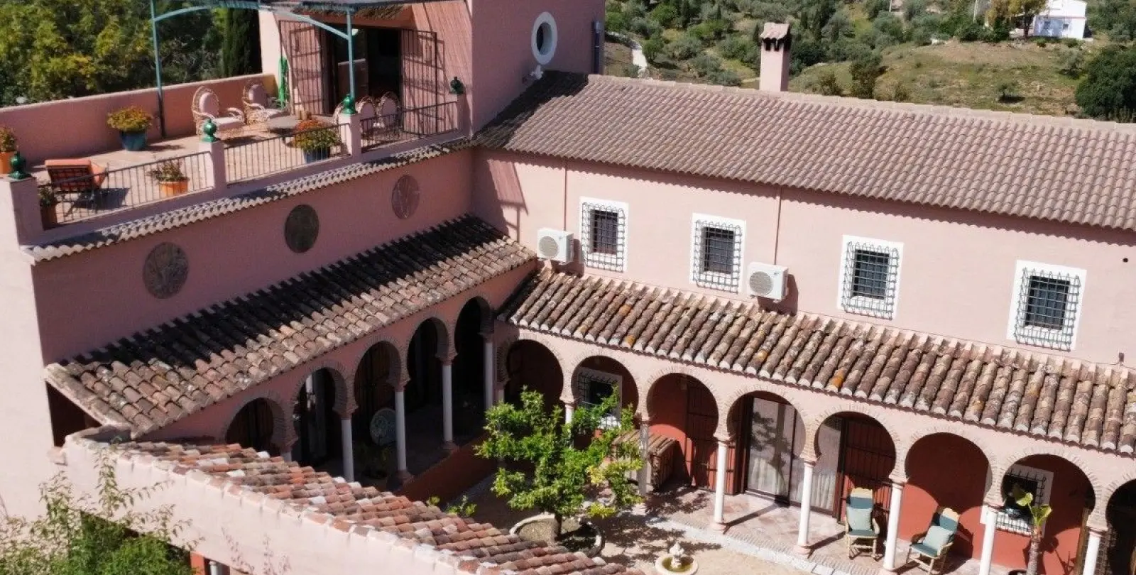 Sale of detached villa in Comares 13