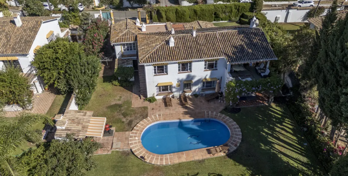 Venta de villa independiente en Guadalmina Alta 27