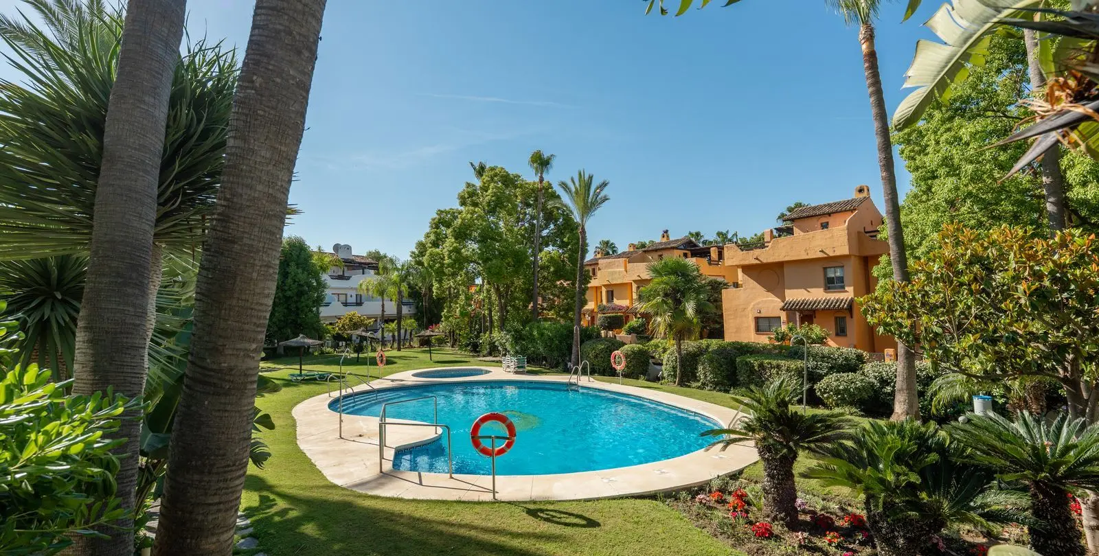 Sale of townhouse in Nagüeles 24