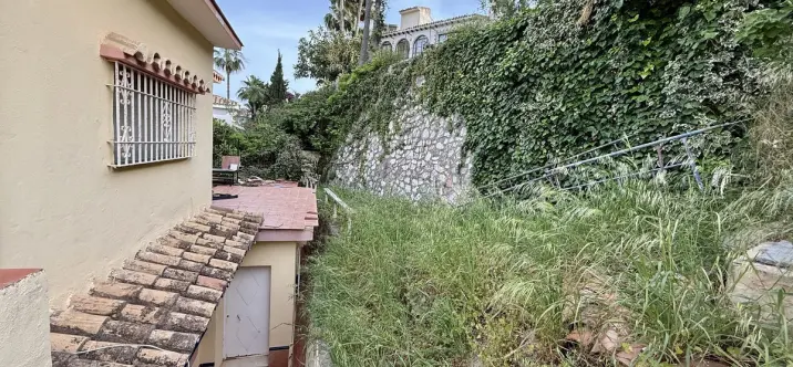 Venta de villa independiente en Calahonda 1