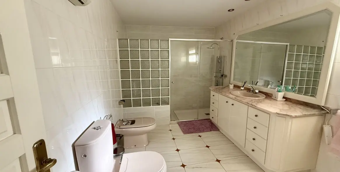 Venta de villa independiente en Calahonda 15