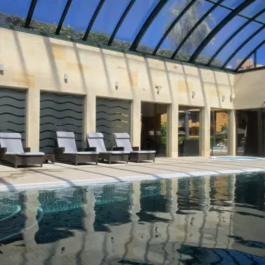 Venta de apartamento en planta media en Estepona