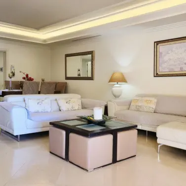 Venta de apartamento en planta media en Estepona
