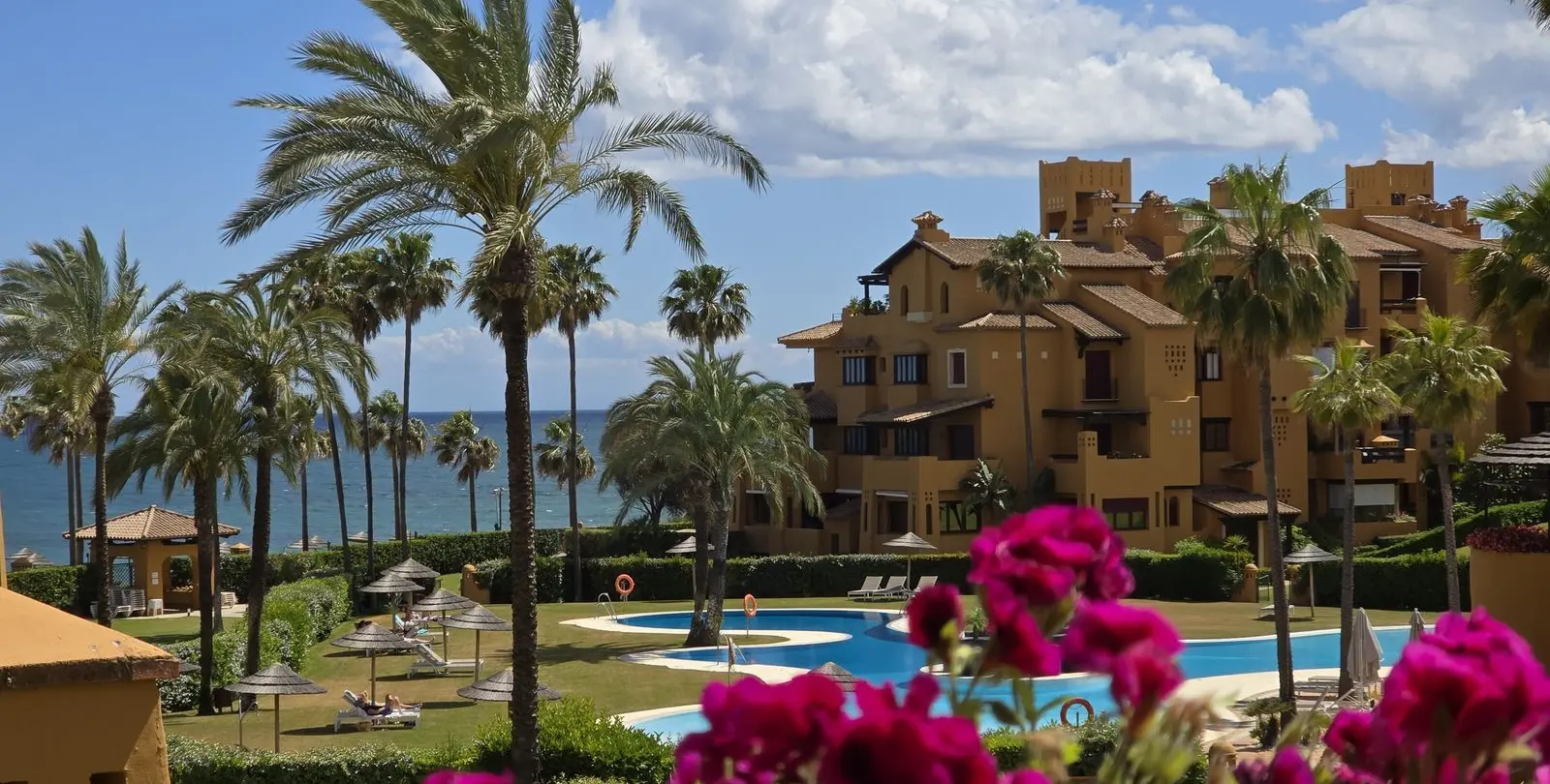 Продажа апартаментов на среднем этаже в Estepona 2
