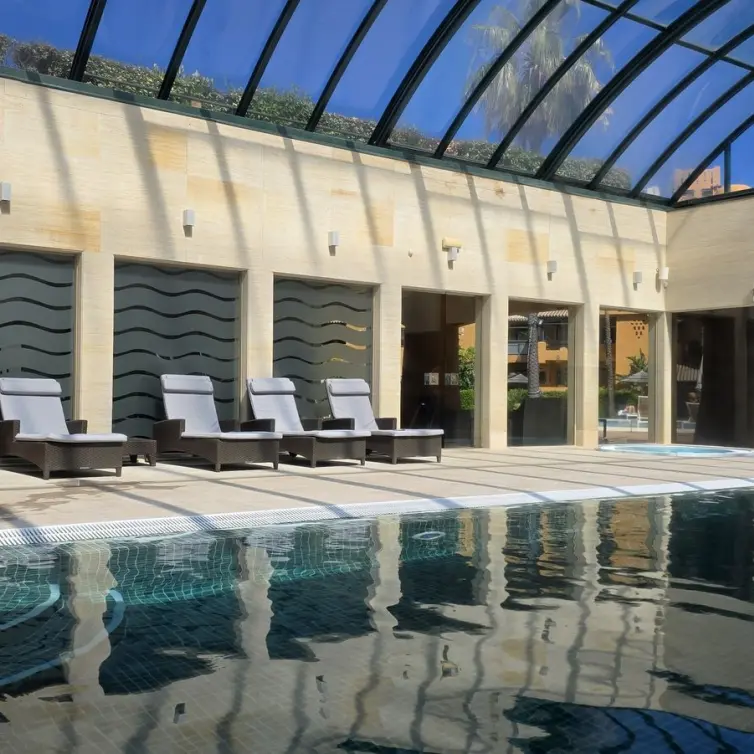 Продажа апартаментов на среднем этаже в Estepona