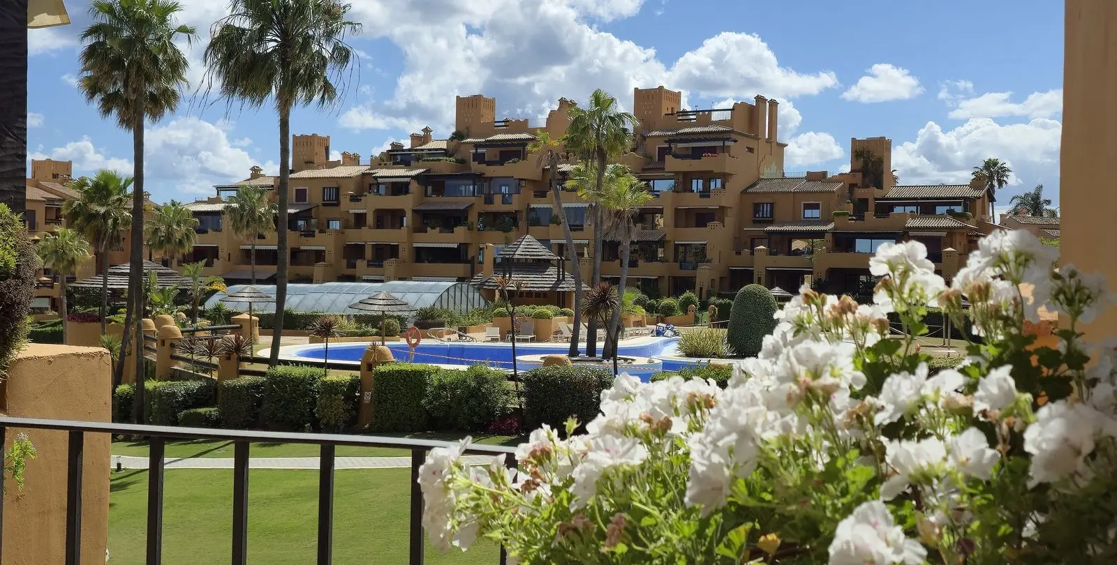 Продажа апартаментов на среднем этаже в Estepona 26