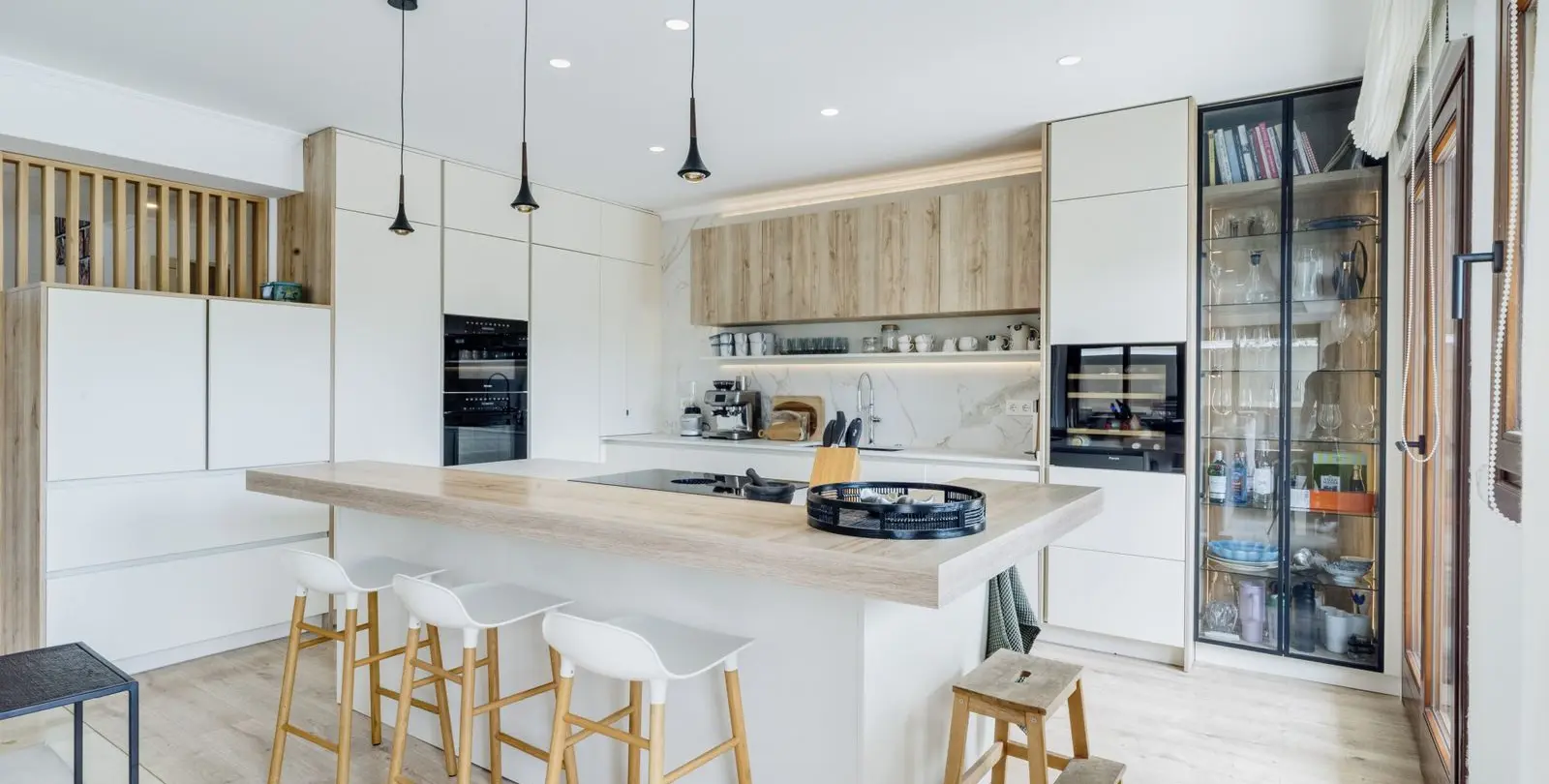 Sale of penthouse duplex in The Golden Mile 4