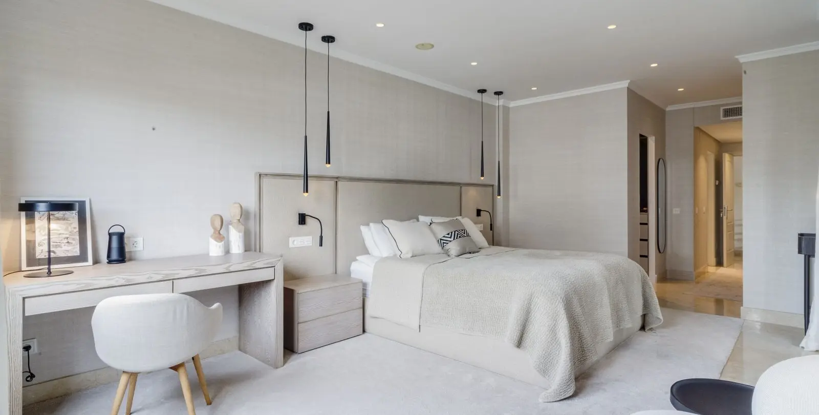 Sale of penthouse duplex in The Golden Mile 11