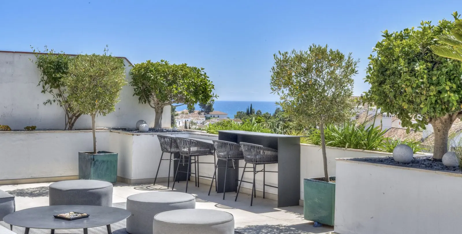 Sale of penthouse duplex in The Golden Mile 26