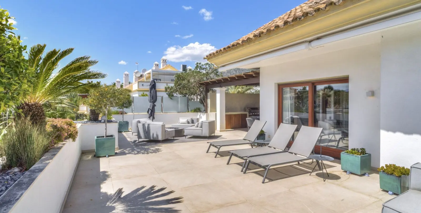 Sale of penthouse duplex in The Golden Mile 30