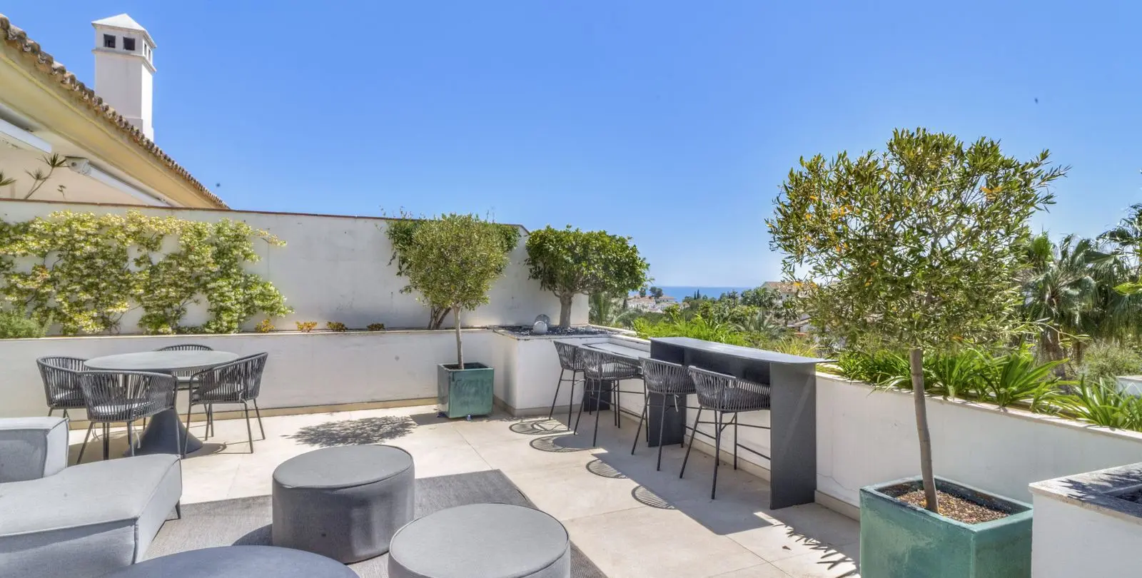Sale of penthouse duplex in The Golden Mile 34