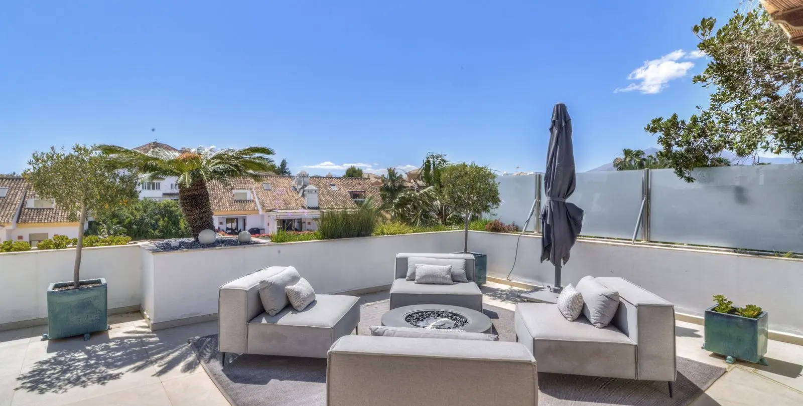 Sale of penthouse duplex in The Golden Mile 35