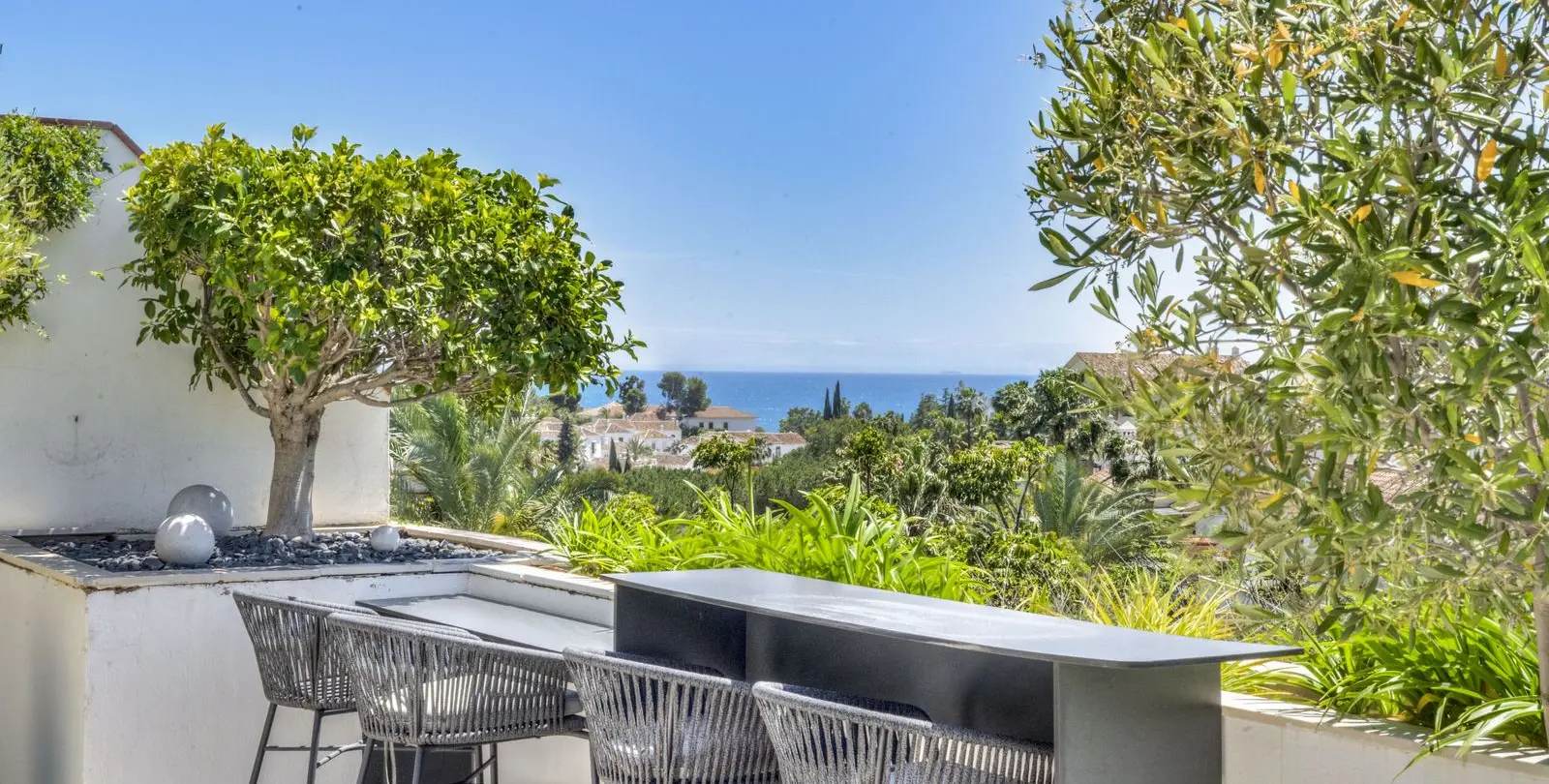 Sale of penthouse duplex in The Golden Mile 42
