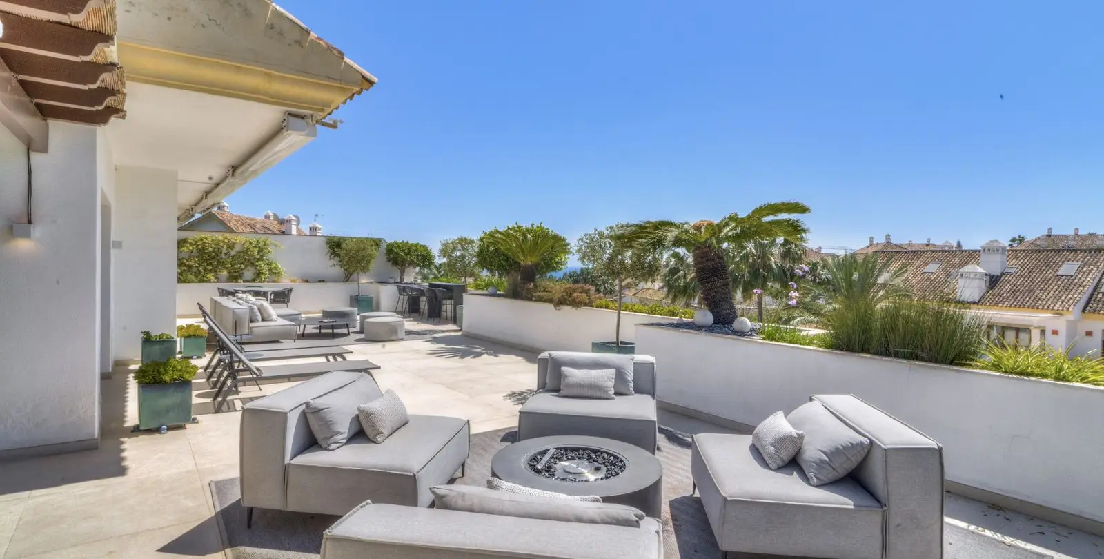 Sale of penthouse duplex in The Golden Mile 43